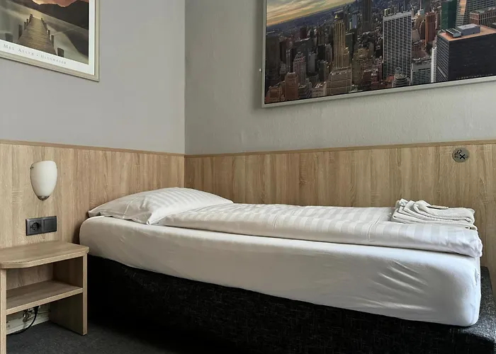 Hotel Kieler Hof - Station 2*